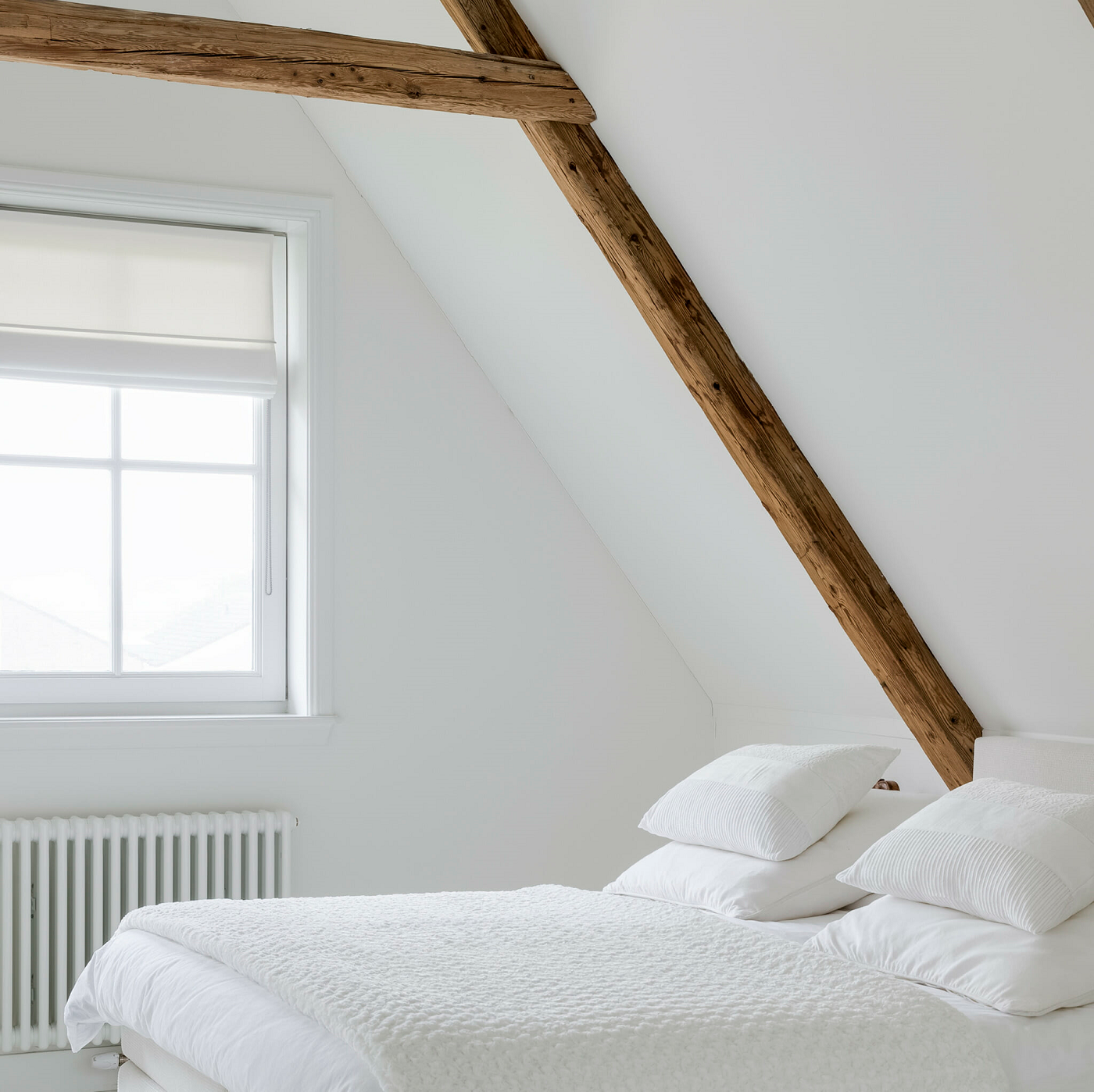 Vouwgordijn-slaapkamer-lichtdoorlatend-verduisterend