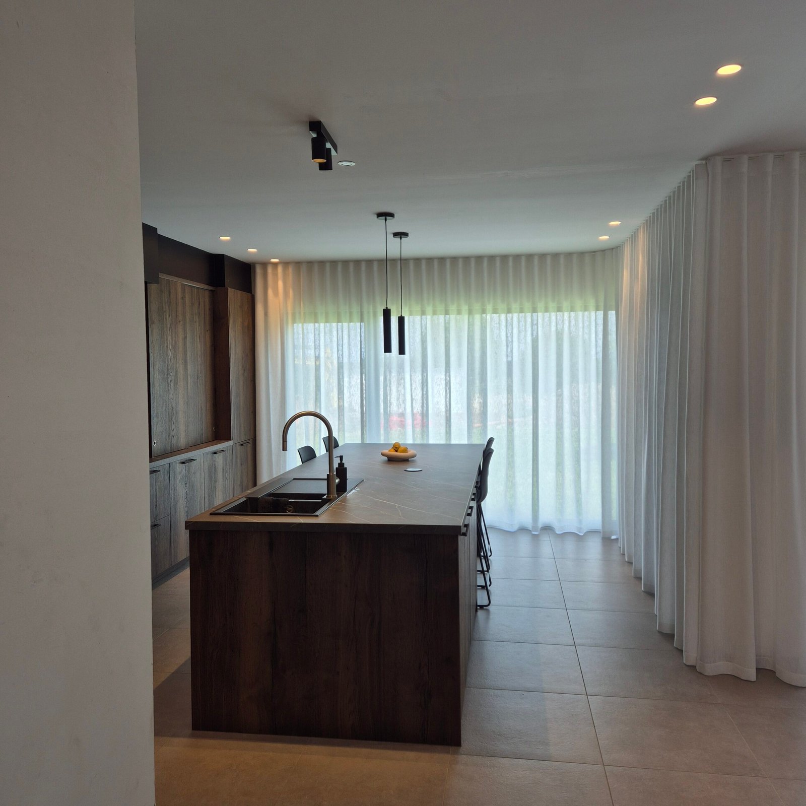 Wave 6-Gordijn-JM Selection-100% Polyester-hedendaagse halfopen woning-project-JPEG