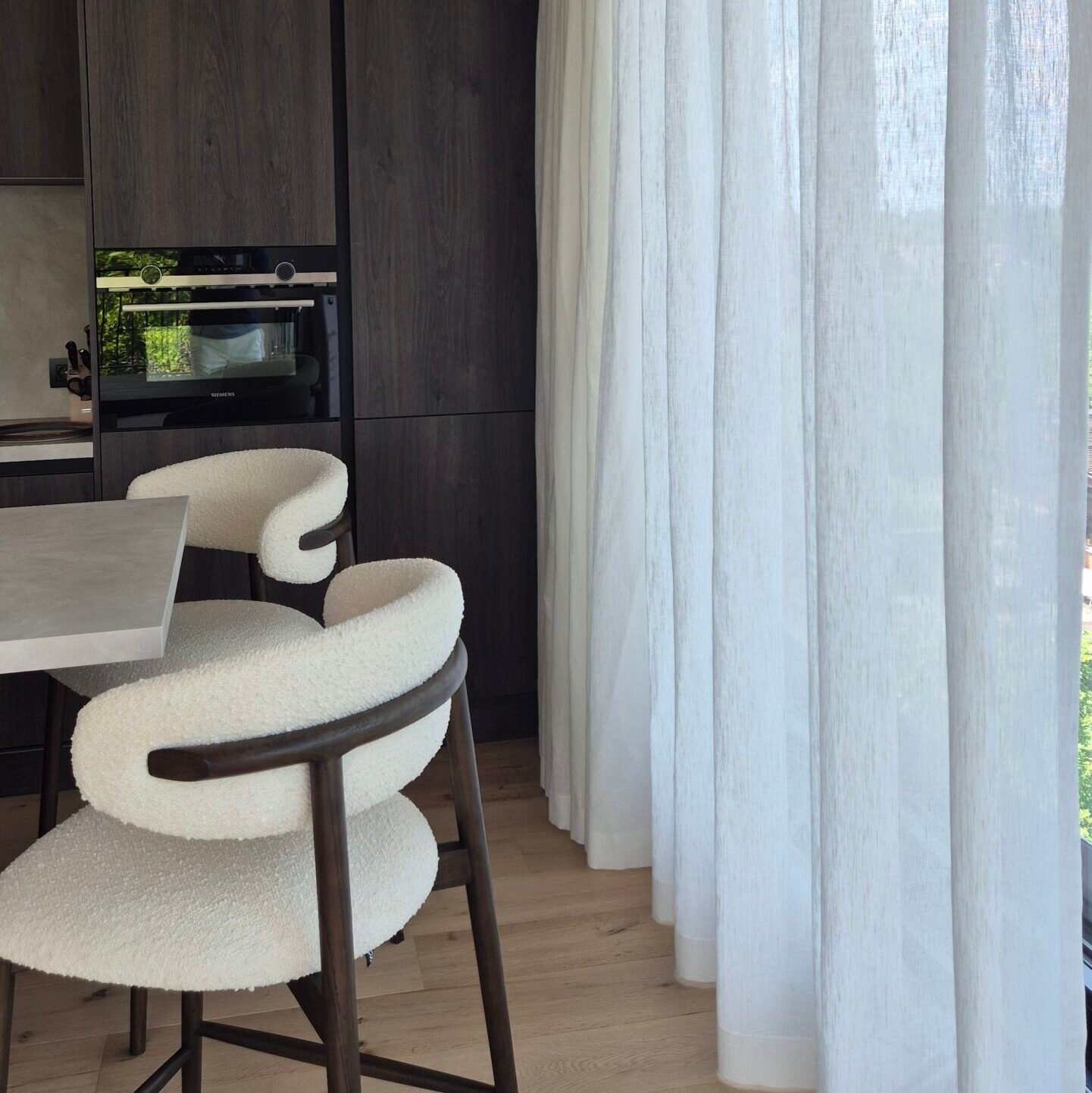 Bolonia-achterwaartse-plooi-gordijn-kamerhoog