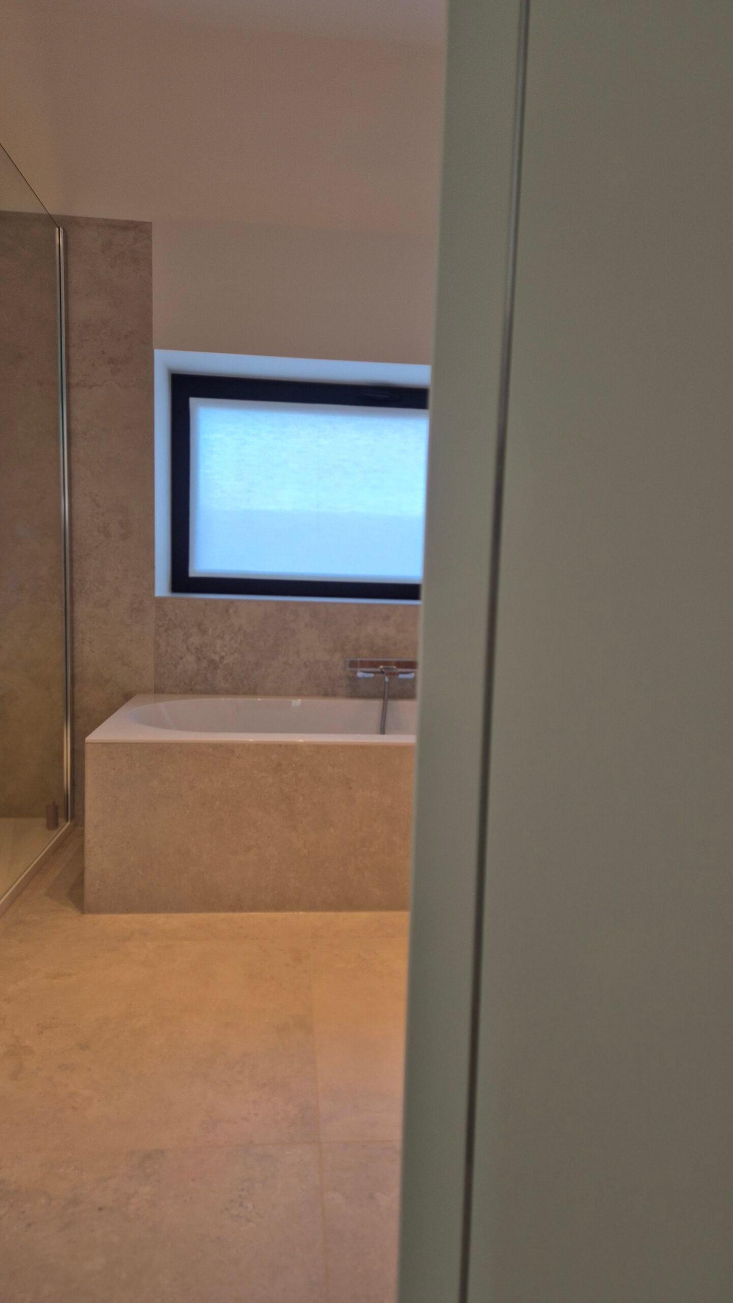 Badkamer-privacy-wtarebestendig-paneel-gordijn