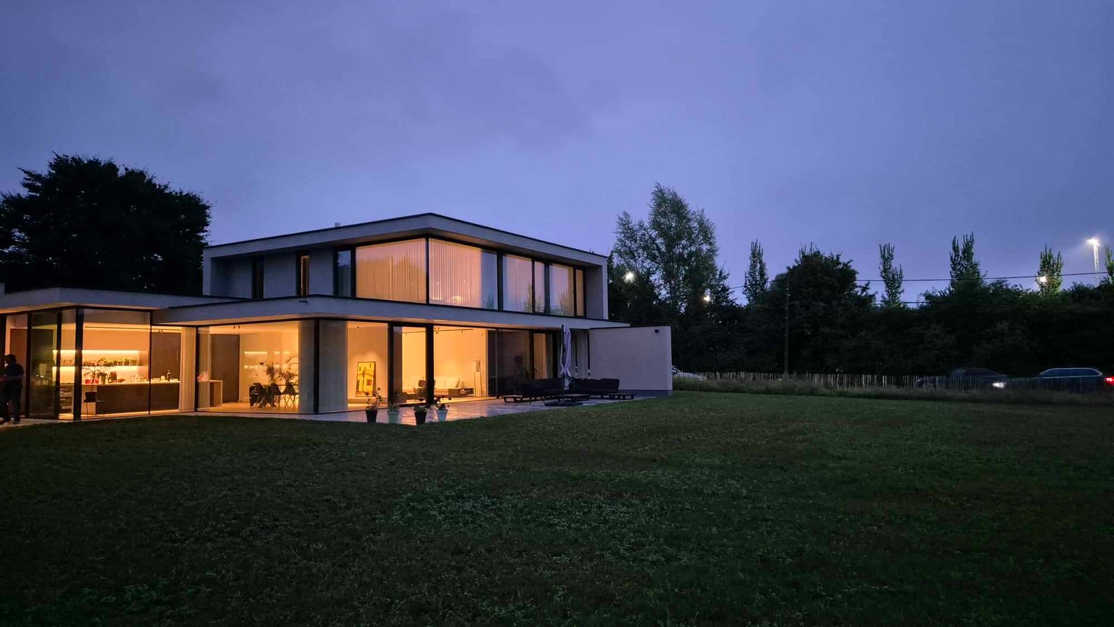 Villa-buitenzicht-Wave-Gordijnen-Project-High-End-100% Linnen-gordijnen