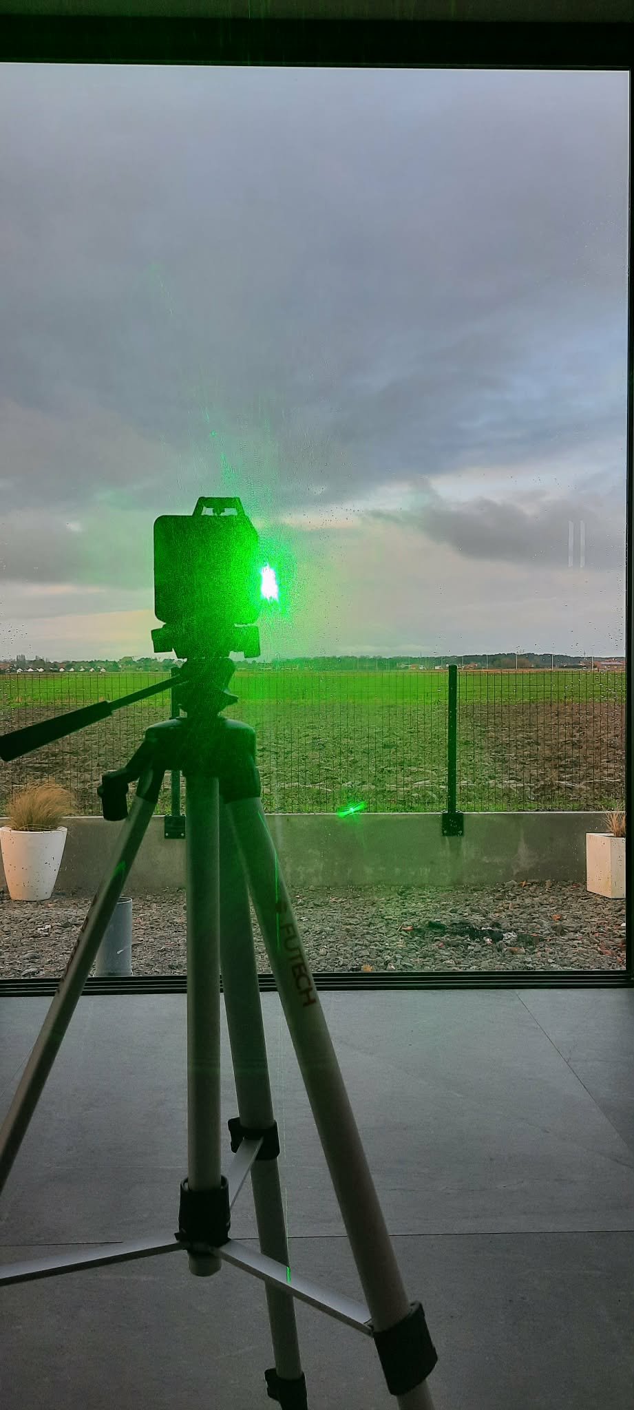 Meten-gordijn-rail-plafond