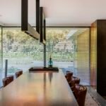 Houten-jaloezieen-50mm-offwhit-project-Domotica